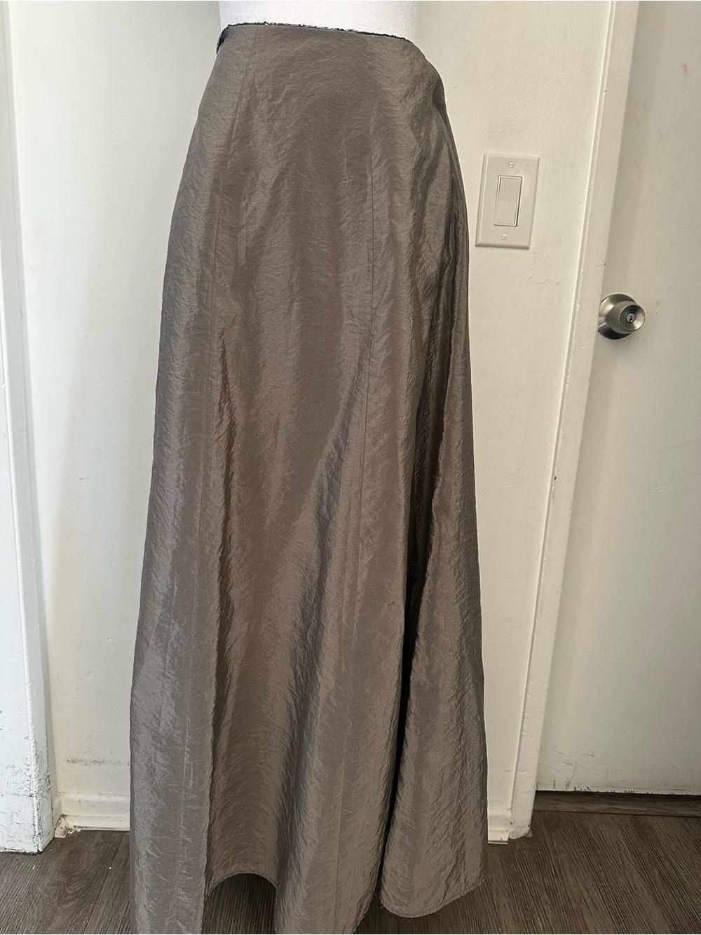 Vintage RALPH Ralph Lauren Gray Metallic Taffeta Maxi Skirt - Size 10